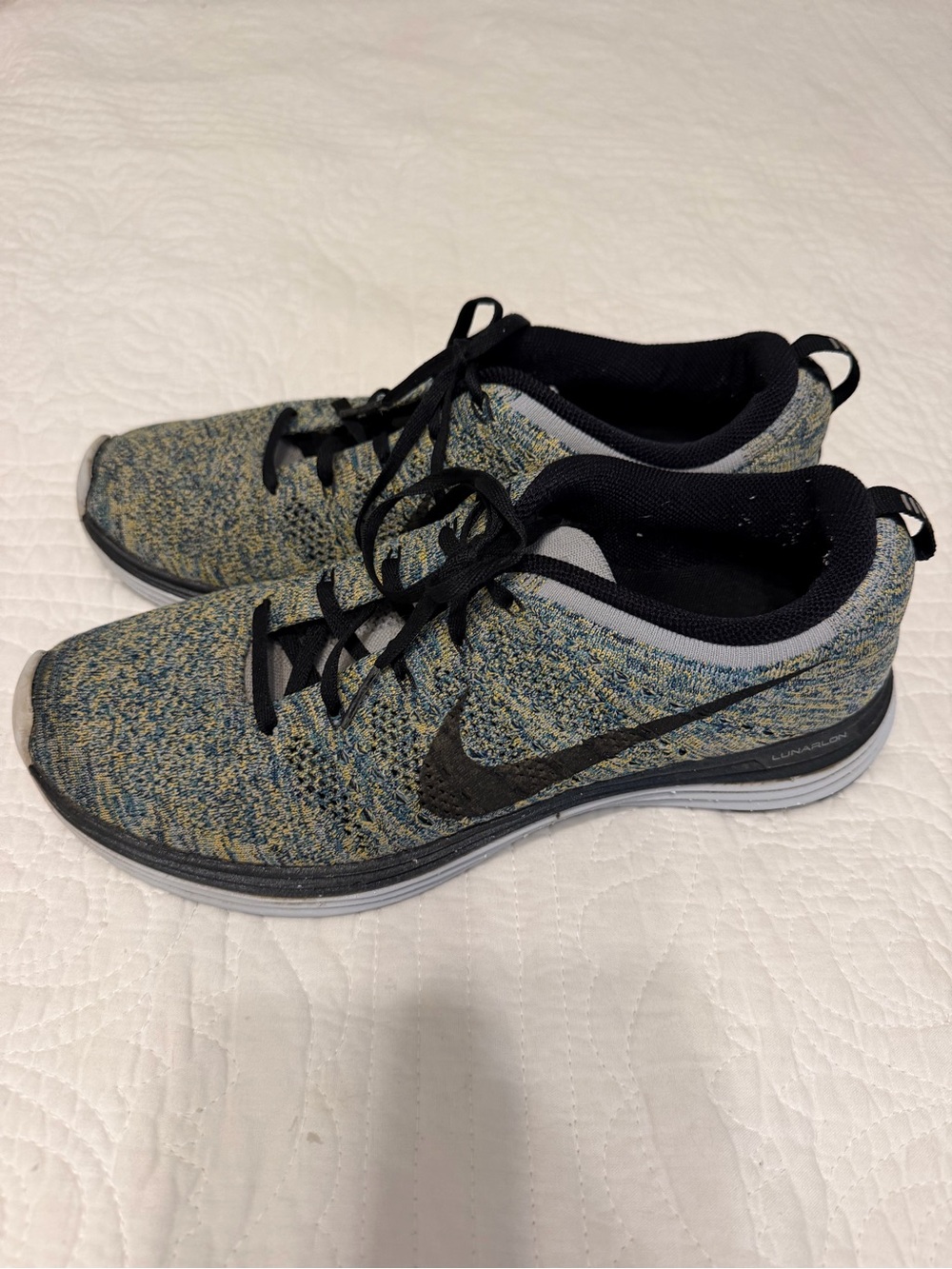 Nike Men’s Flyknit Trainers - Blue/Gray/Yellow